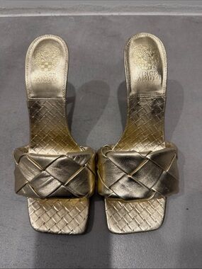 Vince Camuto Gold Metallic Woven Mule Heels Size 9